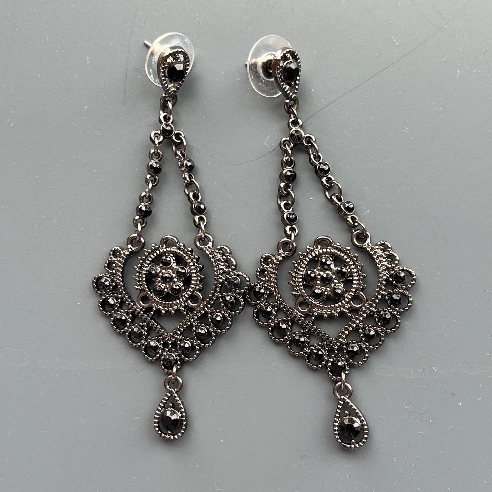 Black stone & metal dangle earrings, for pierced ears.